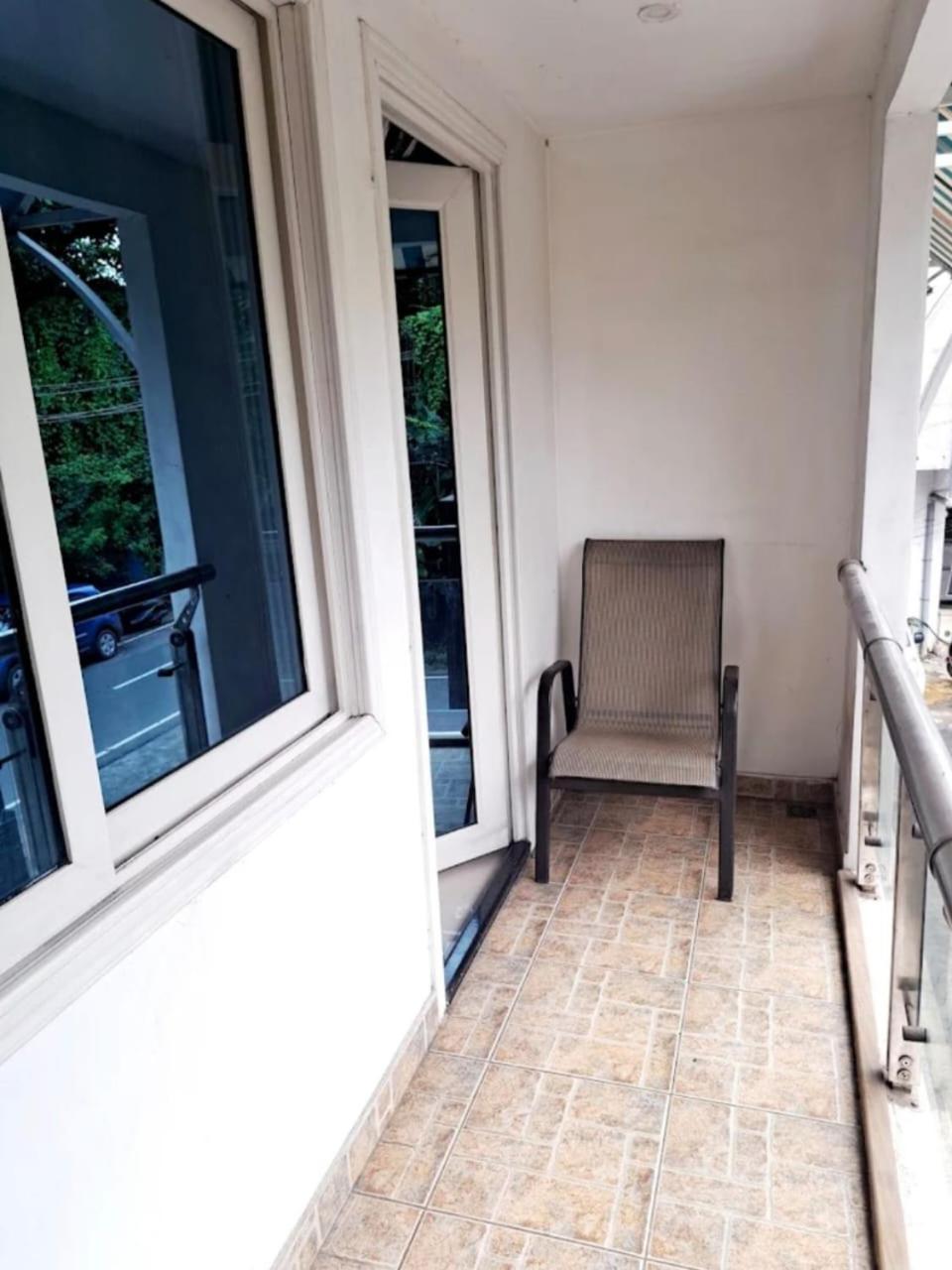Aec Residency Hotel Alappuzha Bagian luar foto