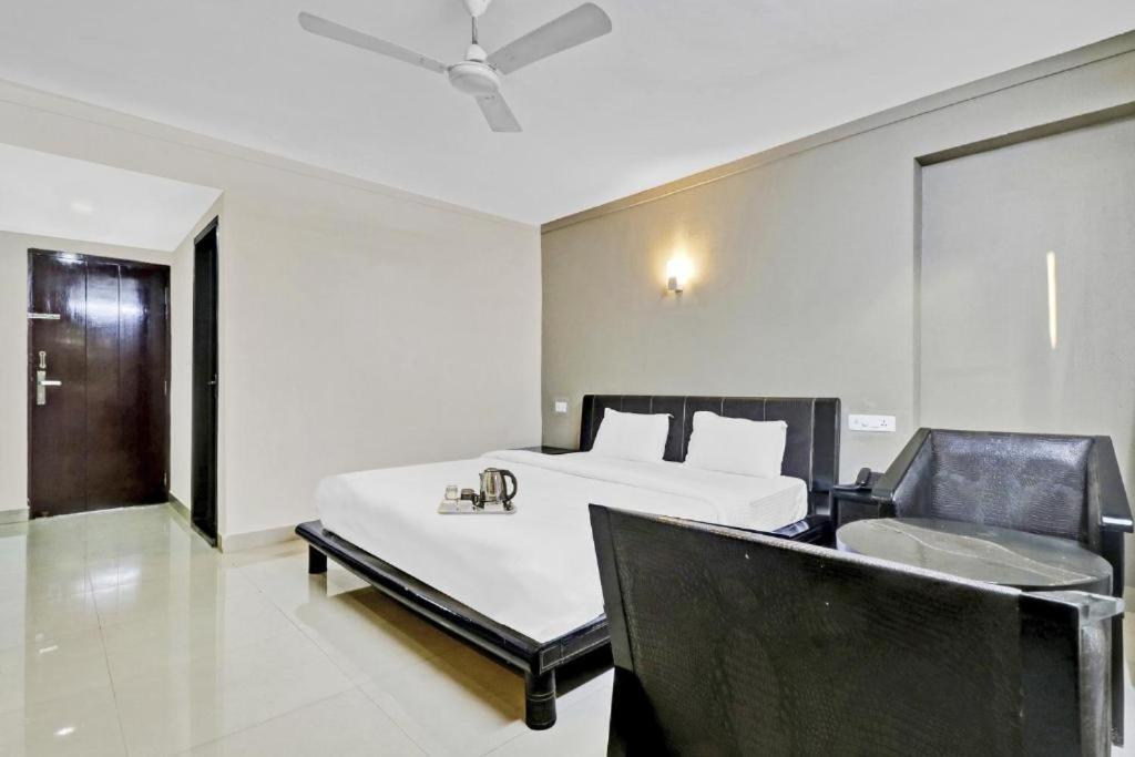 Aec Residency Hotel Alappuzha Bagian luar foto